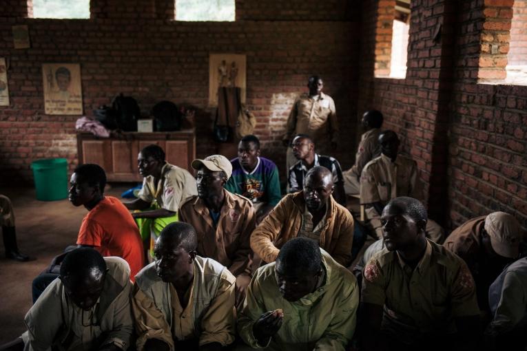 Des Congolais visionnent un film de sensibilisation sur le virus Ebola. Novembre 2018. République démocratique du Congo.
© Alexis Huguet