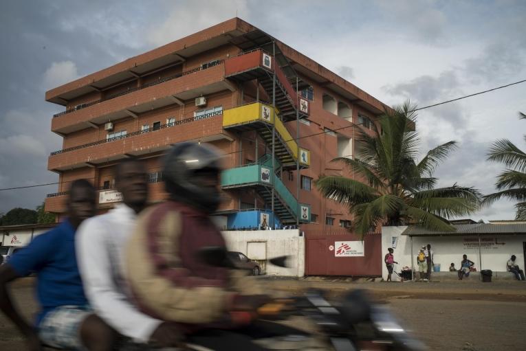 L'hôpital MSF de Monrovia, dans lequel est situé le programme de chirurgie pédiatrique de l'association.
© Diana Zeyneb Alhindawi