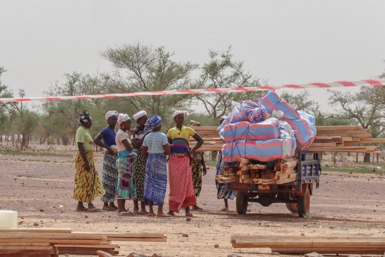 Une distribution de biens de première nécessité par les équipes MSF au Burkina Faso. 2020.
© Noelie Sawadogo/MSF