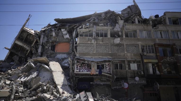 La tour Al-Shorouq, détruite par une frappe aérienne de l'armée israélienne. Mai 2021, Gaza.
 © MSF