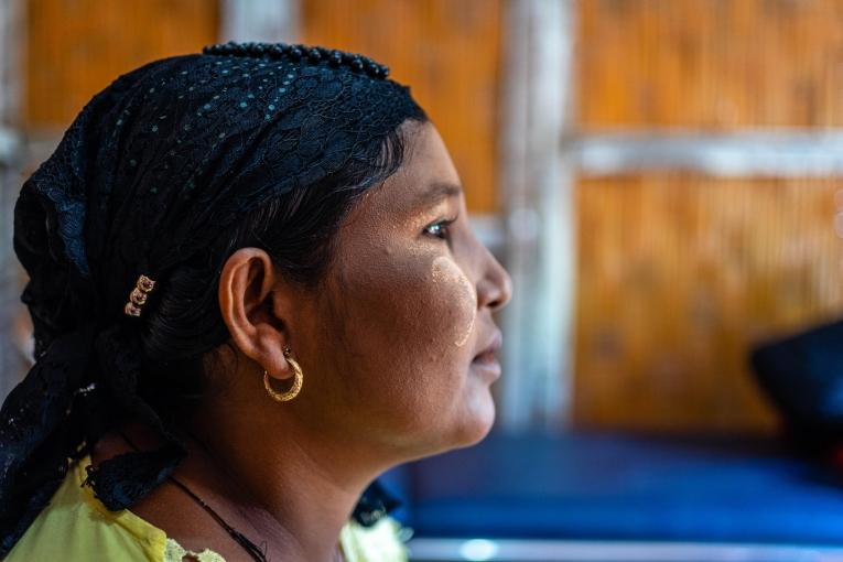 Khin Phyu Oo est victime des violences de son mari. Elle est suivie par MSF Myanmar. 2022.
 © Ben Small/MSF