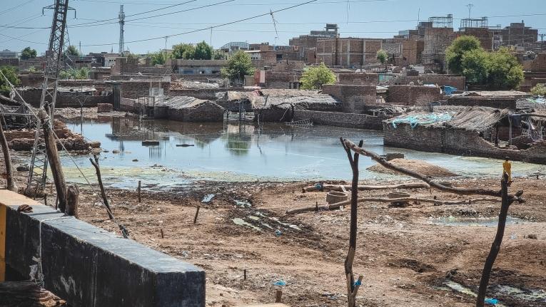 Vue de Sukkur, en partie submergée par les inondations. Pakistan. 2022.
 © MSF