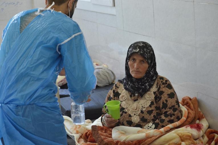 Fatina a été atteinte du choléra et a été soignée dans une unité de traitement MSF à Raqqa. Syrie. 2022.
 © Azad Mourad/MSF