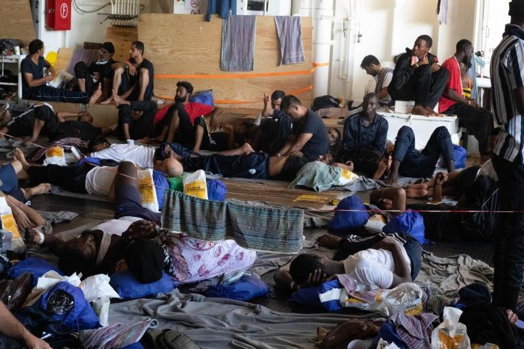 267 rescapés étaient présents à bord du Geo Barents début septembre 2022. Les équipes MSF ont attendu une semaine que les autorités italiennes leur assignent un port pour effectuer le débarquement.
 © Michela Rizzotti/MSF