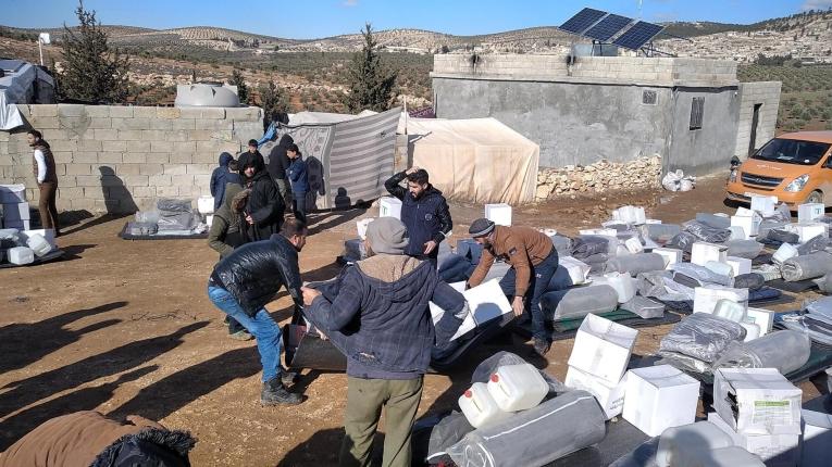 Une distribution MSF dans le district d'Afrin. 8 février 2023.&nbsp;
 © MSF