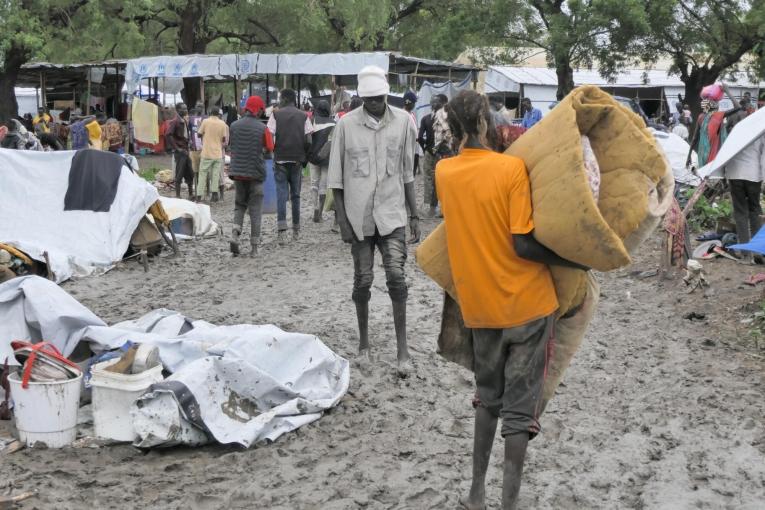 Les conditions de vies dans le centre de transit surpeuplé de Bulukat sont extrêmement précaires. Soudan du Sud.2023.
 © Gale Julius Dada/MSF