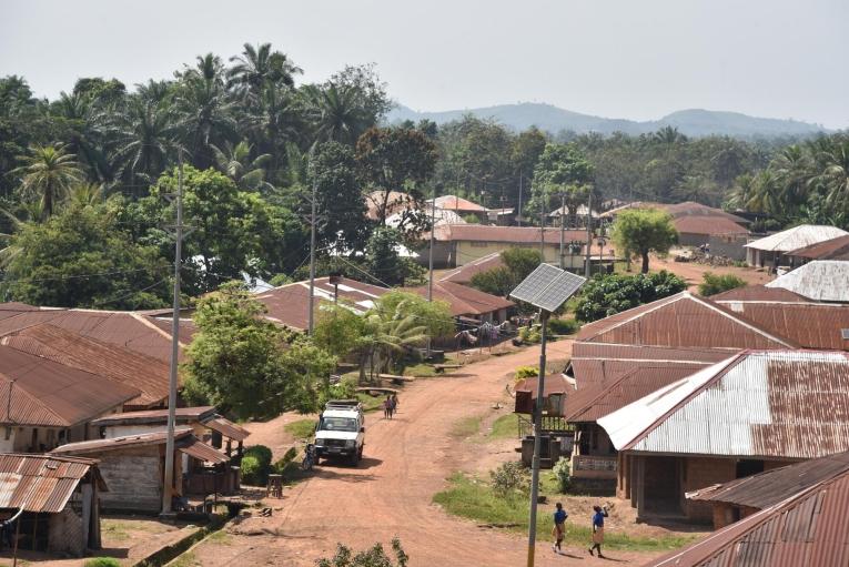 Village de Mapaki près du site de thérapie par observation directe soutenu par MSF.
 © MSF/Ammar Obeidat