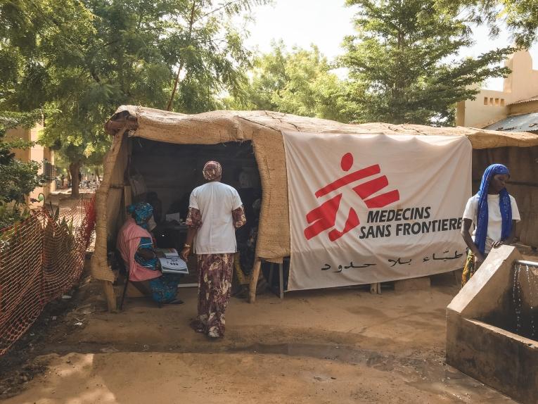 Le poste de santé mis en place par MSF sur le site des déplacés.
© Aichata Diakité/MSF