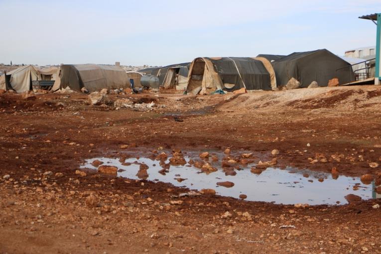 Vue d'un camp de personnes déplacées dans le nord-ouest syrien. Novembre 2020.