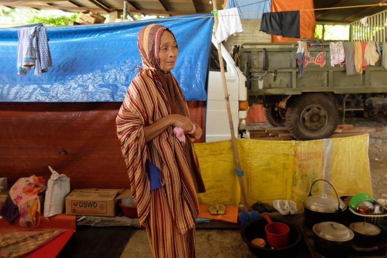 Une femme réfugiée, Marawi, Philippines, novembre 2017 Thumbnail