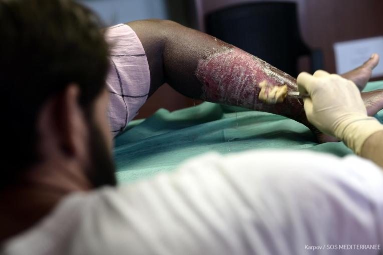 Les équipes de Médecins Sans Frontières, présentes à bord de l'Aquarius offrent des soins de santé aux rescapés secours lors d'opérations de recherche et de sauvetage. 2018. Thumbnail