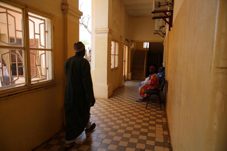 Le service d'hémato-oncologie de l'hôpital du Point G à Bamako dans lequel les équipes de Médecins Sans Frontières travaillent depuis 2018. Mali. 2019.