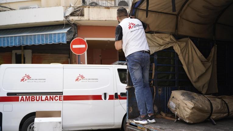 MSF staff unloading tent MSF, lebanon, beirut, blast, explosion