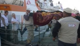 Le 3 avril Médecins Sans Frontières (MSF) a évacué par bateau 71 blessés de la ville libyenne de Misrata où les structures médicales sont débordées par l'afflux de personnes blessées dans les violences.