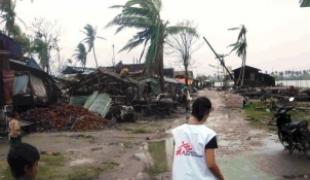 Rangoun  Paris le 16 mai 2008. 14 jours après le passage du Cyclone Nargis sur le Myanmar (Birmanie) les besoins dans le Delta de l’Irrawady restent immenses. MSF appelle le gouvernement du Myanmar à permettre une augmentation immédiate de l’aide h