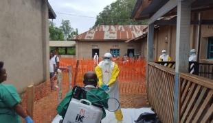 Intervention des équipes de MSF dans la localité de Mangina, en réponse à une épidémie d'Ebola. République démocratique du Congo. Août 2018.