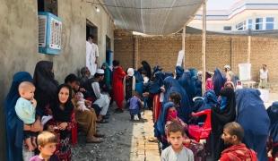 Le 6 juillet, MSF a installé une clinique temporaire pour les personnes déplacées par les violents combats autour de la ville de Kunduz. L'équipe a effectué plus de 3 400 consultations lors des 12 premiers jours.