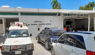 Vue de l'hôpital Raoul Pierre Louis à Carrefour