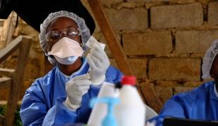 La vaccination diminue de moitié la mortalité chez les personnes infectées par Ebola 