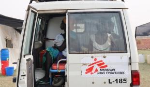 Les mères dont les enfants sont dans un état critique à cause du choléra, sont référées pour des soins médicaux supplémentaires, à Mattar, dans la région de Gambella en Éthiopie. 