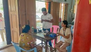 Clinique mobile MSF dans le camp de déplacés du canton de Chan Mya Thar Si, à Mandalay.