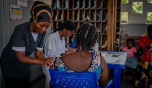 Un an après les coupes budgétaires américaines, des conséquences dévastatrices pour la santé mondiale et l’aide humanitaire  