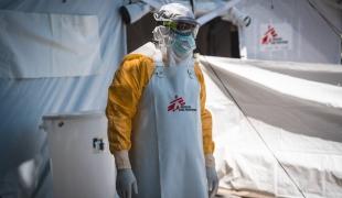 Le personnel de MSF suit une formation au siège de Bruxelles avant d'être déployé dans des zones touchées par l'épidémie d'Ebola.