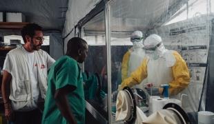 Ebola : “ L'épidémie ne montre aucun signe de ralentissement " 