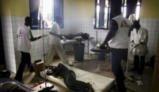 La Côte d'Ivoire est entrée dans une nouvelle spirale de violence mettant en péril l'accès aux soins pour les populations ce qui inquiète Médecins Sans Frontières (MSF).