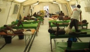 70 personnes en moyenne sont admises chaque jour dans le centre de traitement qui a ouvert dans la ville de Bissau.
