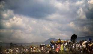 27 octobre 2008. Plus de 25 000 déplacés poussés à fuir de nouveau en raison des combats autour de Kibumba entre Rutshuru et Goma.