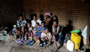 Populations déplacées par la violence dans la région du Lubero Nord Kivu avril 2009.