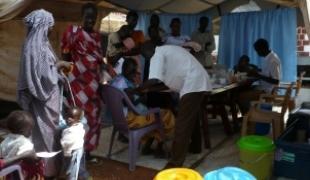 Avec le retour de la saison des pluies la situation sanitaire au Sud Soudan présente des signes inquiétants : choléra paludisme malnutrition.Un point sur la situation avec Pascal Duchemin chef de mission de retour du Nord Bahr El Ghazal où MSF intervi