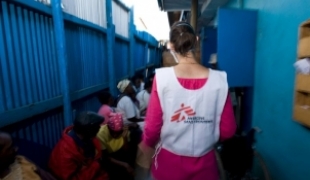 Kenya Nairobi le 01/03/2007. La clinique de la Blue House où MSF prend en charge depuis 2001 les patients atteints de tuberculose et du sida.