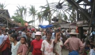 Labutta le 20 mai 2008. La région du delta de l'Irrawady avait été sévèrement touchée par le cyclone Nargis.