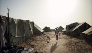 Alors que les combats forcent toujours des civils à quitter la Libye Médecins Sans Frontières (MSF) appelle les pays engagés dans cette guerre à mettre tout en œuvre pour assurer une réponse humanitaire et une protection efficaces pour les personne