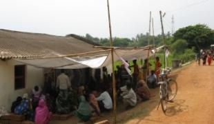 Etat d'Orissa clinique MSF. Plus de 12 500 consultations ont été données jusqu'ici par des équipes mobiles.