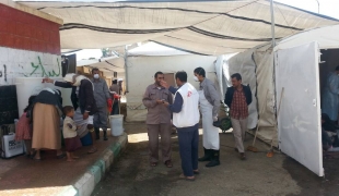 Les équipes de Médecins Sans Frontières reçoivent et traitent un nombre croissant de cas de choléra et de diarrhée aqueuse aiguë dans les gouvernorats d’Amran Hajjah Al Dhale Taiz et Ibb. Le nombre de patients a considérablement augmenté au cou