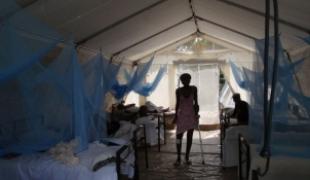 Un patient dans un centre MSF de rééducation fonctionnelle