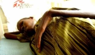 Hôpital d'Homa Bay au Kenya. Un malade co infecté par le VIH et la tuberculose  2007