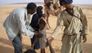 Une autre mission MSF pour la population nomade avait été menée à la frontière entre le Mali et la Mauritanie en 2005