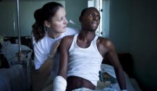 Patient pris en charge par MSF à l'Hôpital d'Isaie Jeanty à Chancerelle  Haïti février 2010