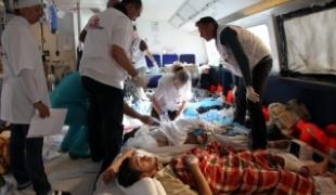 Le 15 avril Médecins Sans Frontières (MSF) a évacué par bateau 99 personnes dont 64 blessés de la ville libyenne de Misrata où les structures médicales sont débordées par l'afflux de personnes blessées dans les violences.