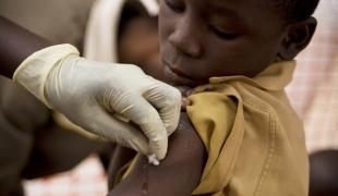 Vaccination contre la rougeole au Katanga en RDC.