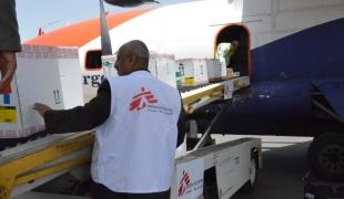 Un avion MSF transportant du matériel médical d’urgence a pu atterrir à Sanaa  13 avril 2015