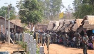 Le camp de Huai Nam Khao où MSF a travaillé jusqu'en mai 2009 vidé par les militaires thaïlandais qui expulsent 4000 Hmongs vers le Laos. MSF a à plusieurs reprises dénoncé ces renvois forcés.