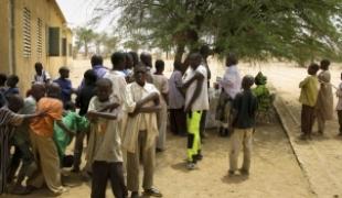 District de Zinder Niger avril 2009. MSF prévoit d'y vacciner un million de personnes au total .