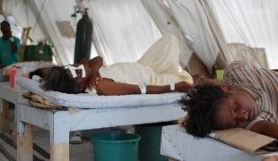 A Martissant l'un des quartiers les plus pauvres de Port au Prince MSF a ouvert un Centre de Traitement du Choléra (CTC) de 82 lits.