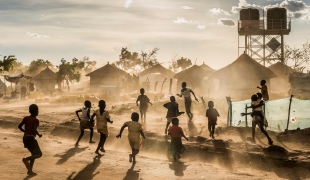 Vivre dans des conditions précaires en Ouganda pour échapper au conflit au Soudan du Sud. Frederic NOY/COSMOS