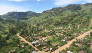 Vue aérienne de la ville de Lubero, en République démocratique du Congo. 